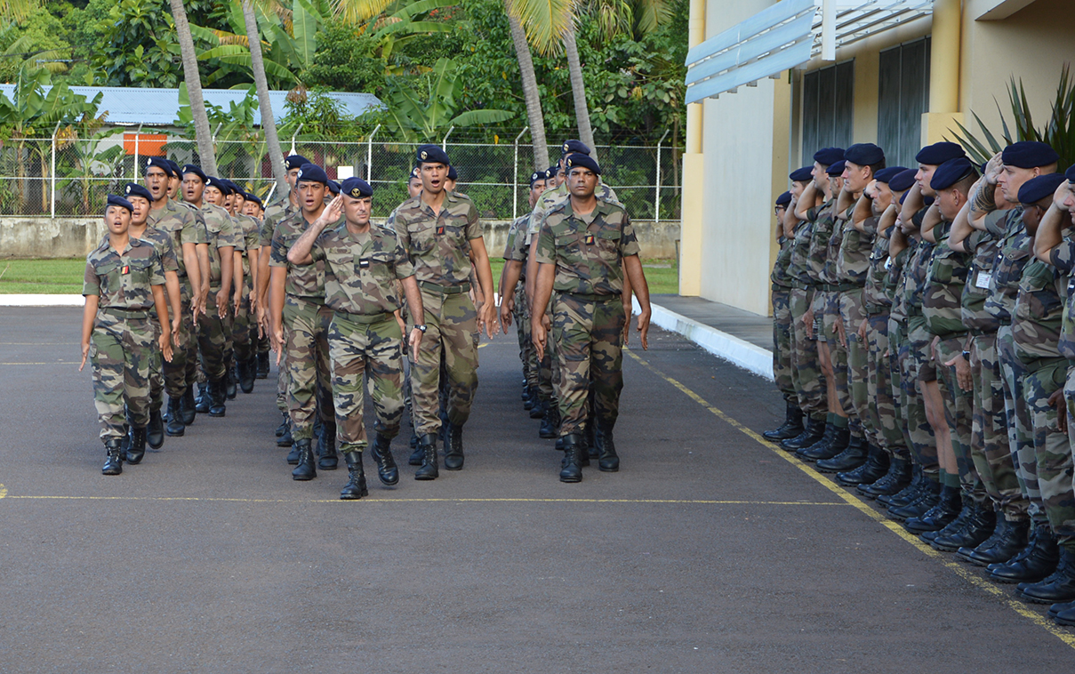 Fin de formation initiale Défilé après remise du béret